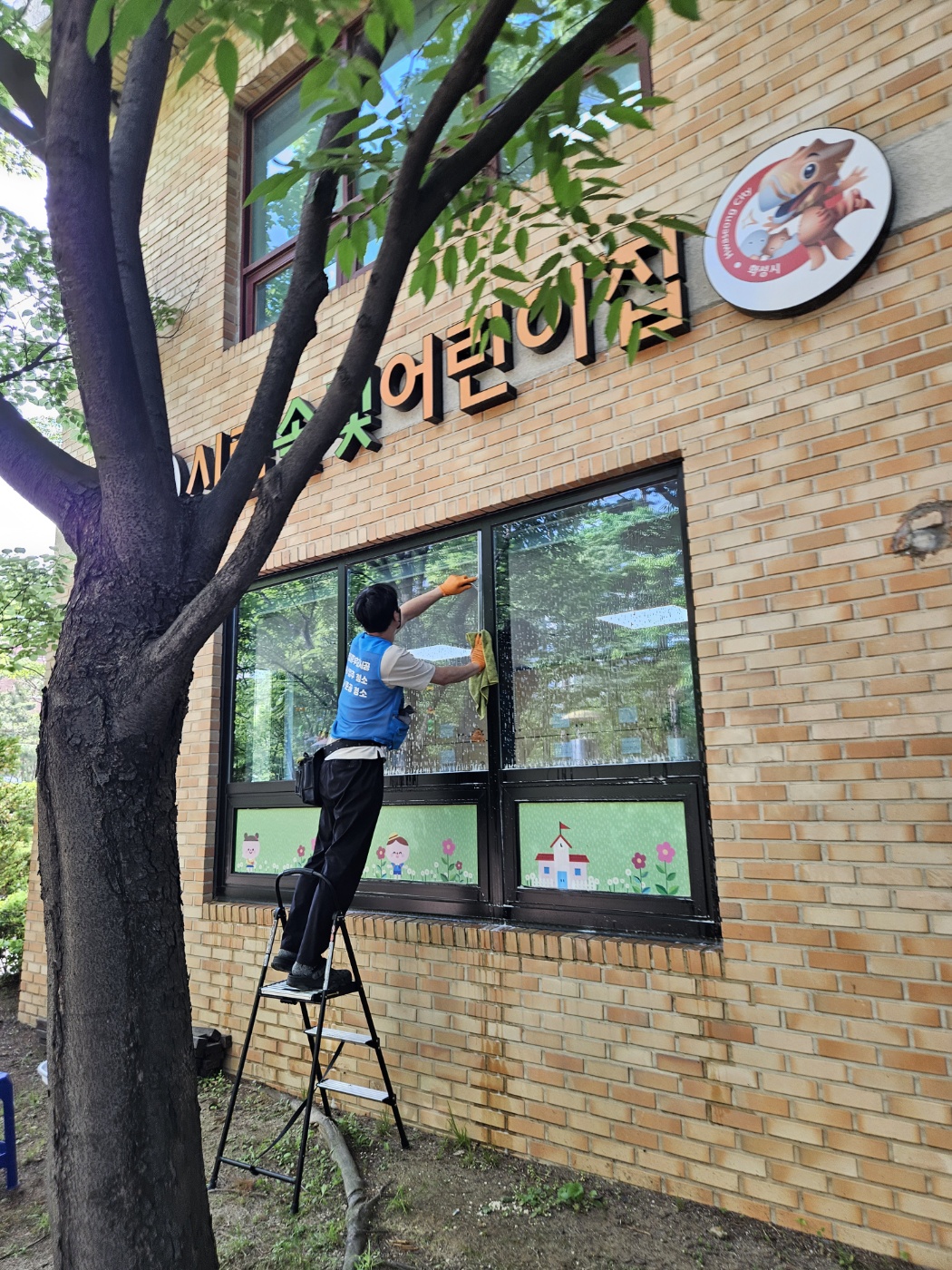 외벽 유리창 청소 사례